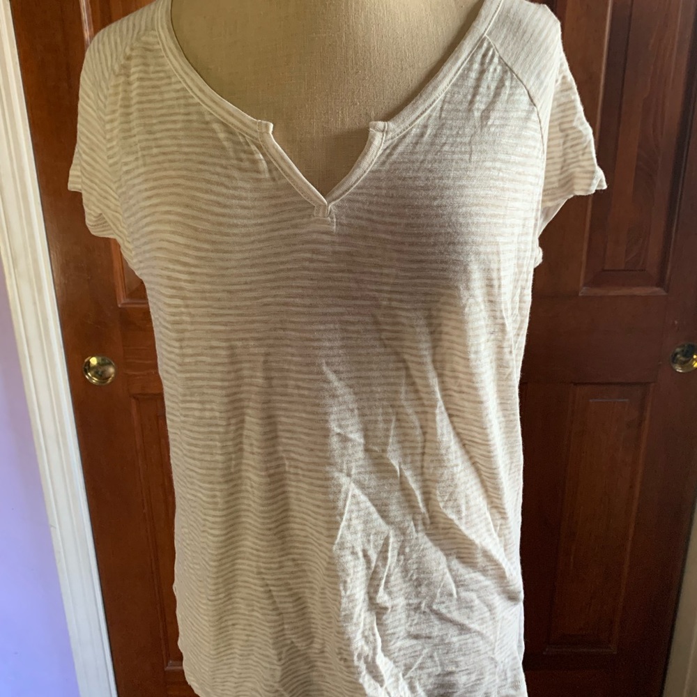 Madewell XXS NWT v-neck striped tee shirt in beige and white
